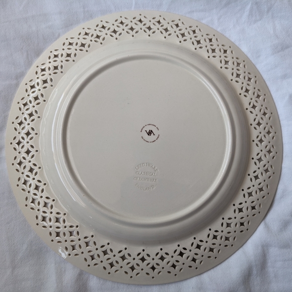 Victoria & Albert Museum Dendrobium Kingianum Pink Floral Pierced Rim Plate - Picture 7 of 8